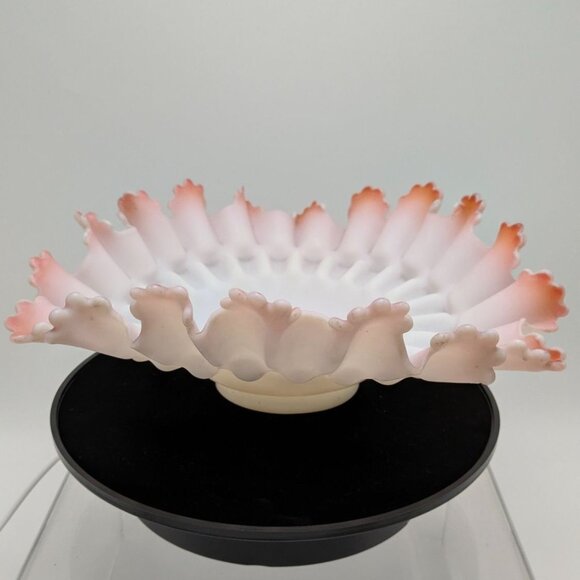 Victorian Satin Pink Glass Ruffled Edge Bowl Brides Basket Centerpiece Vintage - Picture 4 of 16